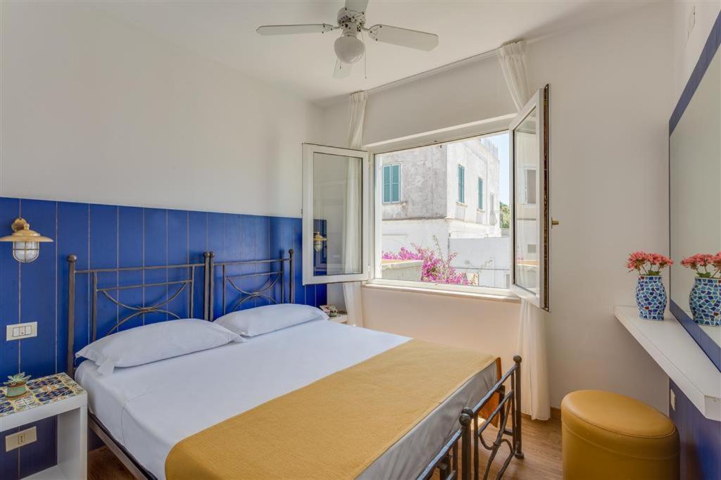 Hotel Torre Dei Borboni Ponza Ngoại thất bức ảnh