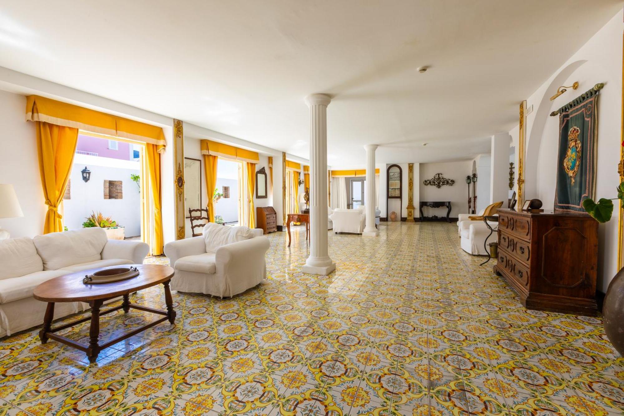 Hotel Torre Dei Borboni Ponza Ngoại thất bức ảnh