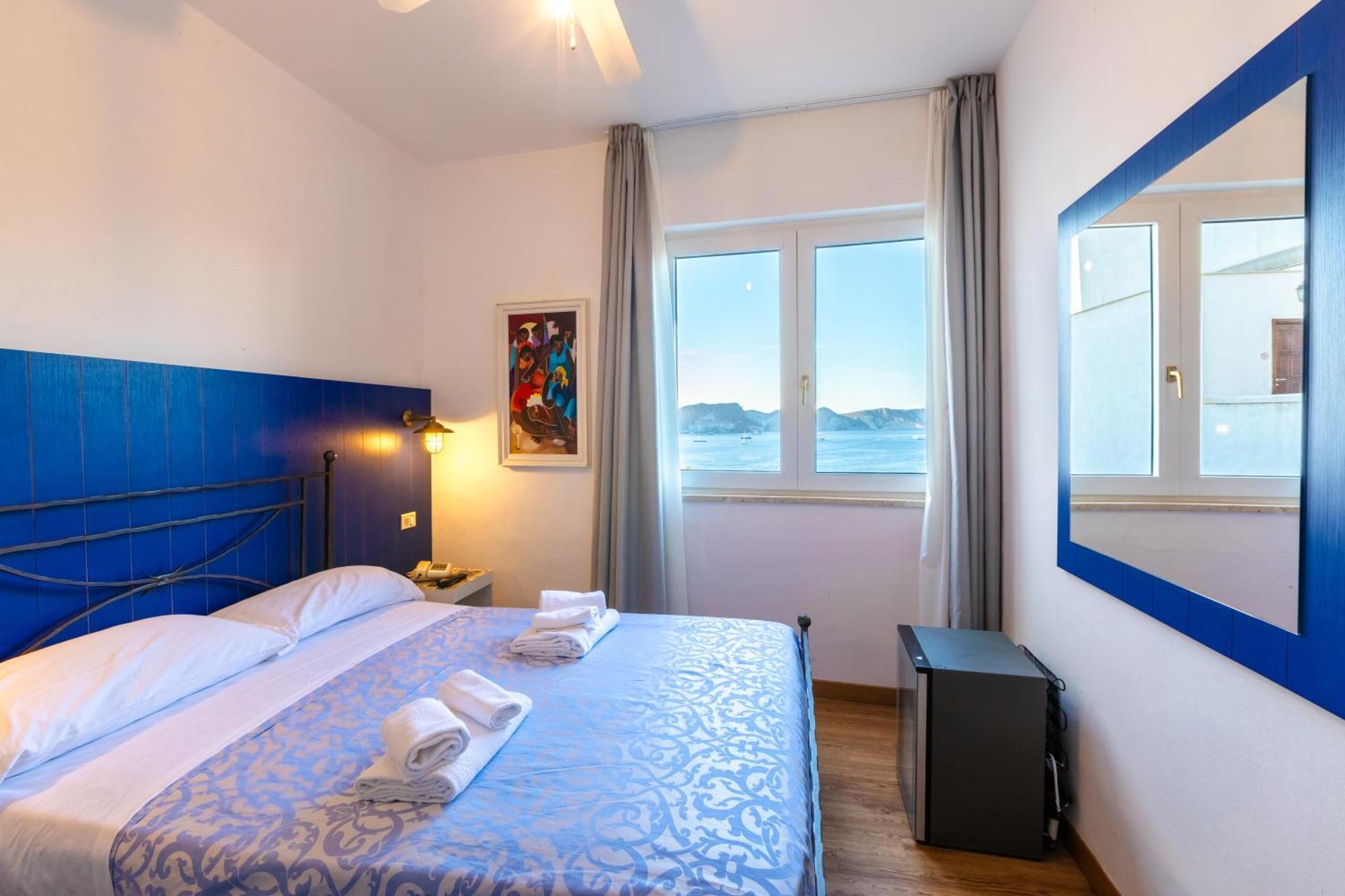 Hotel Torre Dei Borboni Ponza Ngoại thất bức ảnh