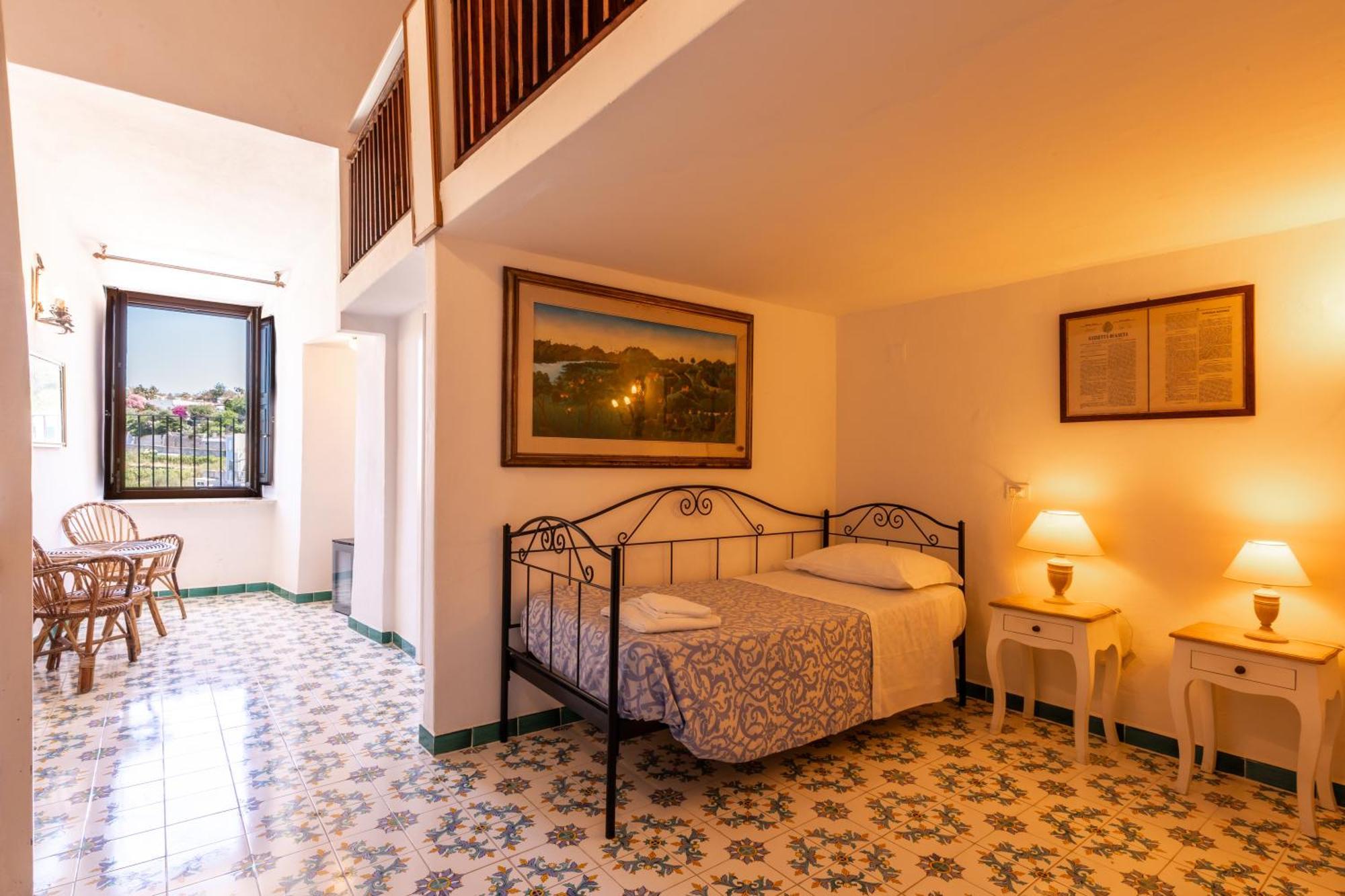 Hotel Torre Dei Borboni Ponza Ngoại thất bức ảnh