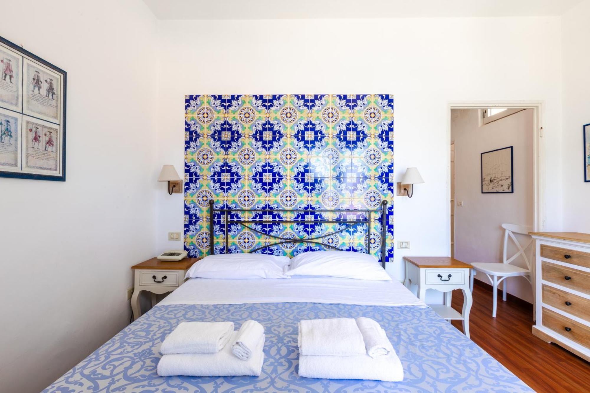 Hotel Torre Dei Borboni Ponza Ngoại thất bức ảnh