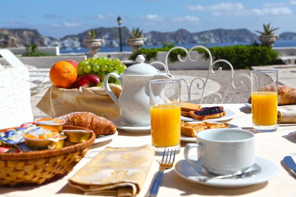 Hotel Torre Dei Borboni Ponza Ngoại thất bức ảnh