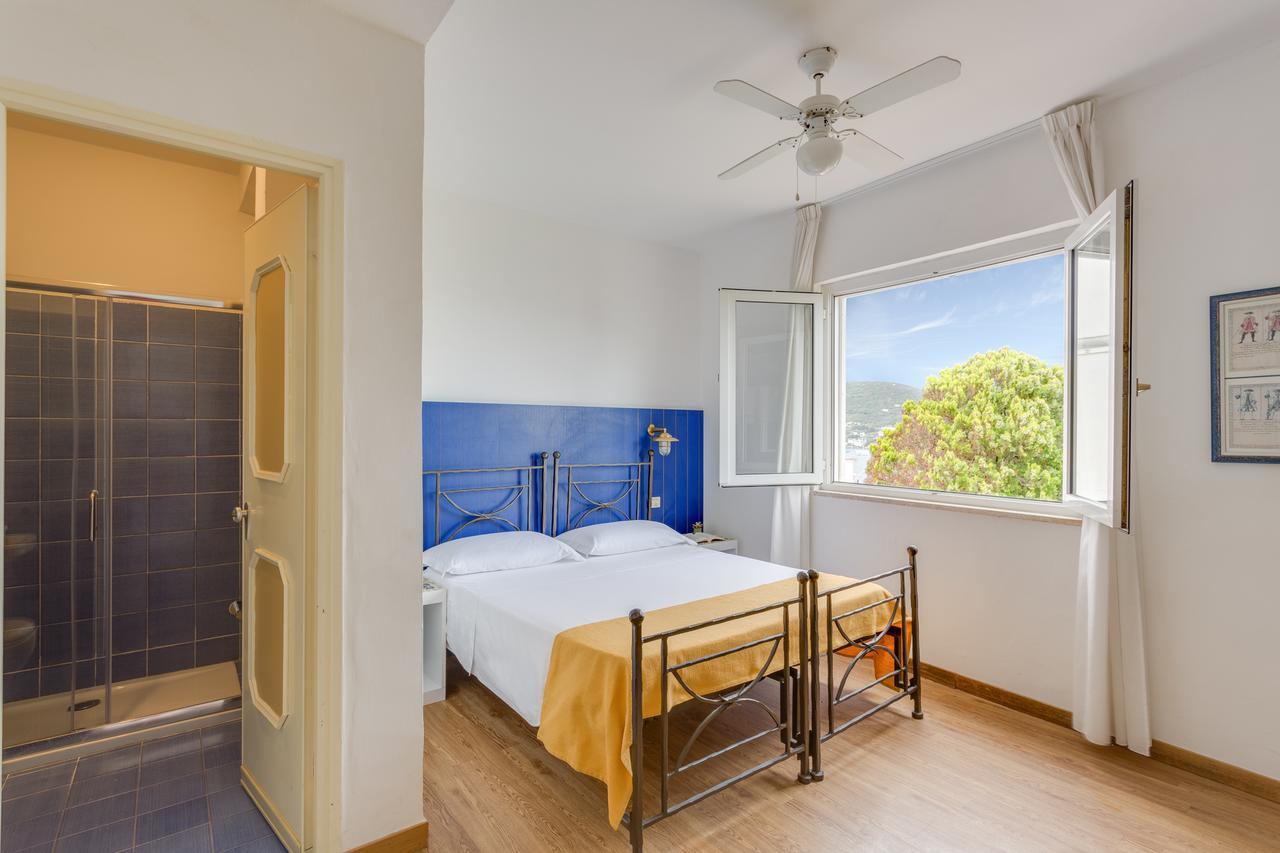 Hotel Torre Dei Borboni Ponza Ngoại thất bức ảnh