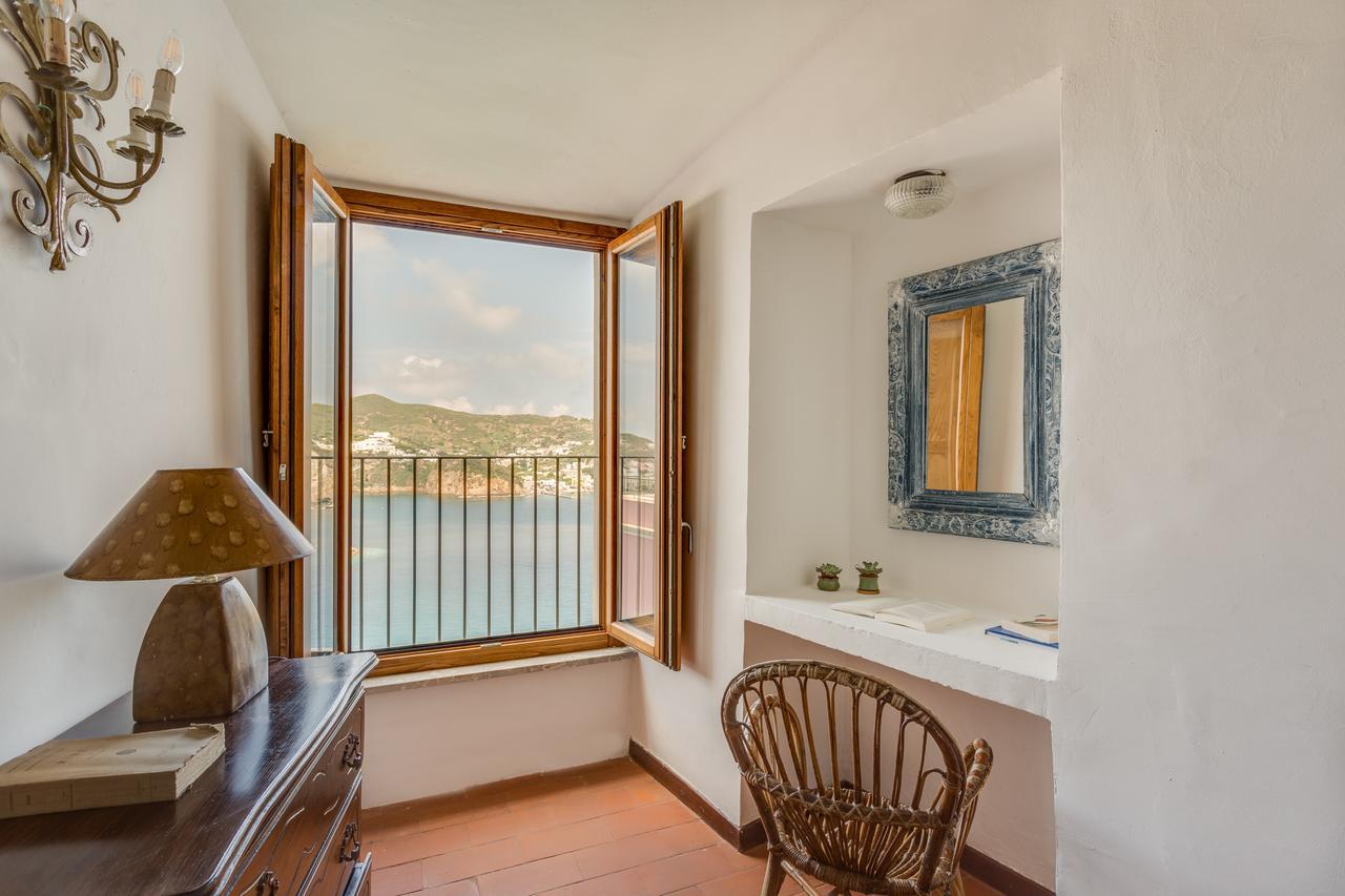 Hotel Torre Dei Borboni Ponza Ngoại thất bức ảnh