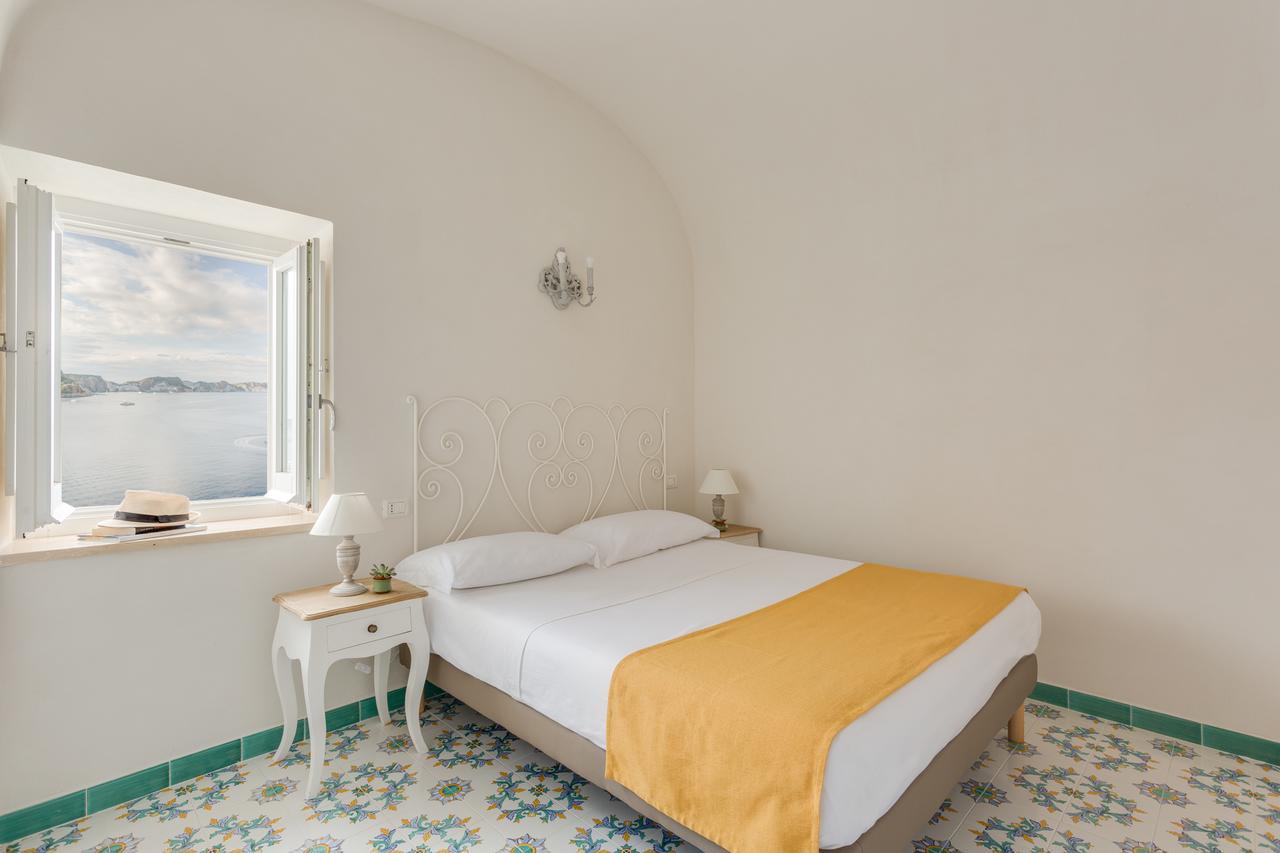 Hotel Torre Dei Borboni Ponza Ngoại thất bức ảnh