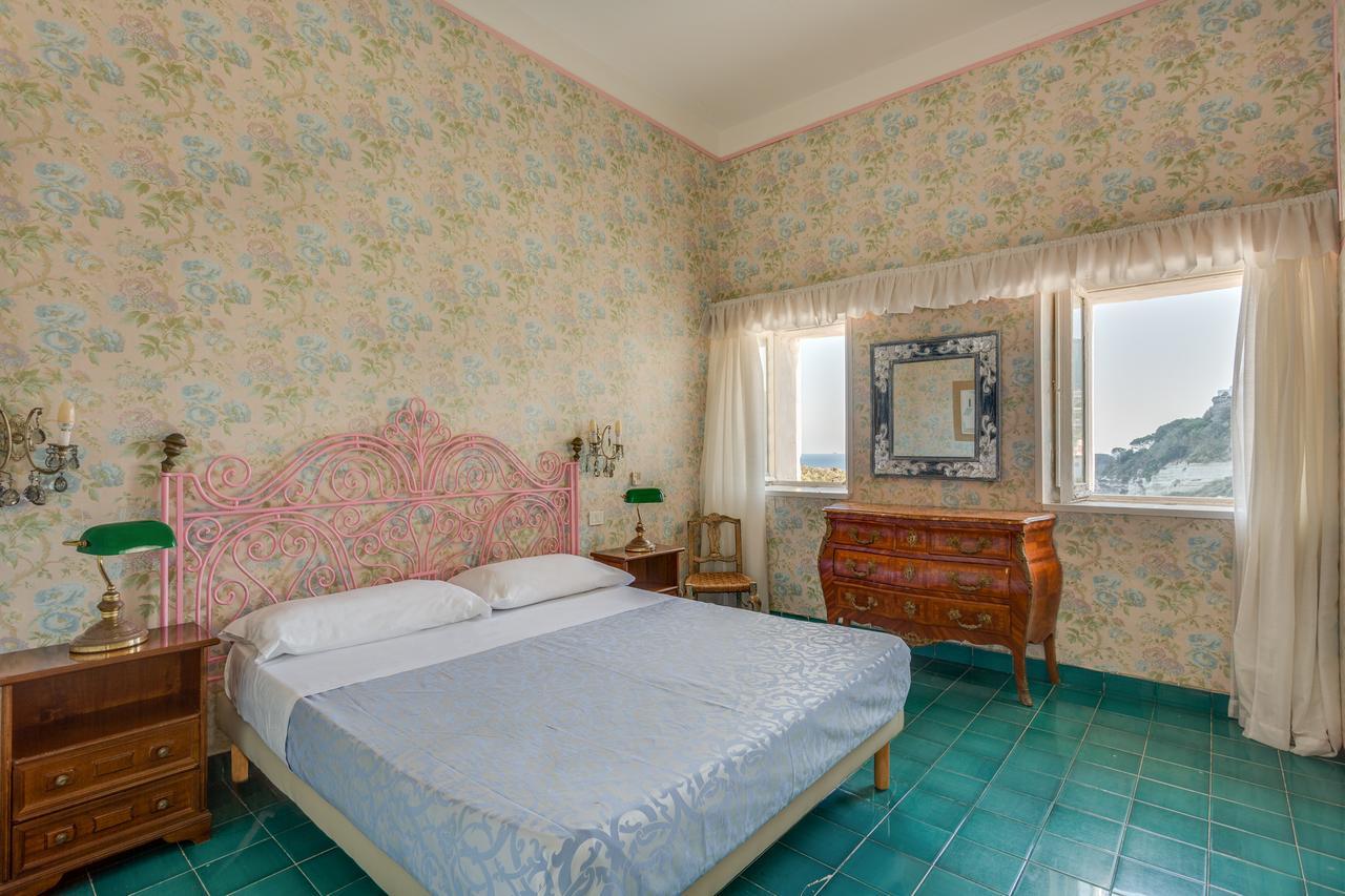 Hotel Torre Dei Borboni Ponza Ngoại thất bức ảnh