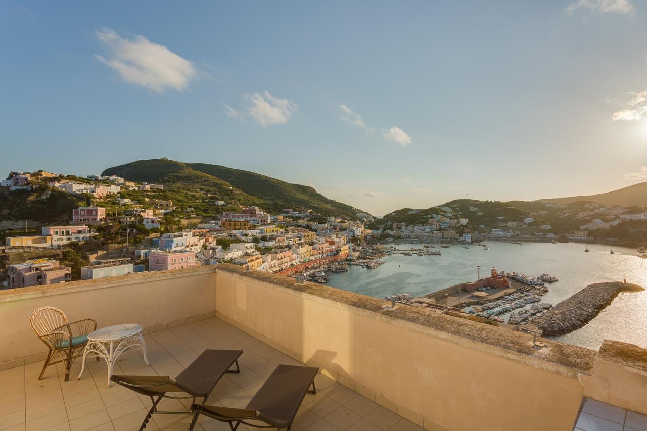 Hotel Torre Dei Borboni Ponza Ngoại thất bức ảnh