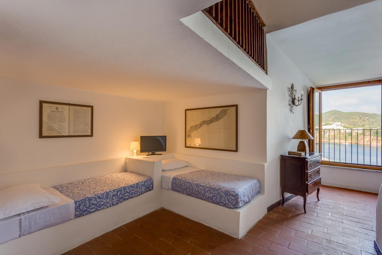Hotel Torre Dei Borboni Ponza Ngoại thất bức ảnh