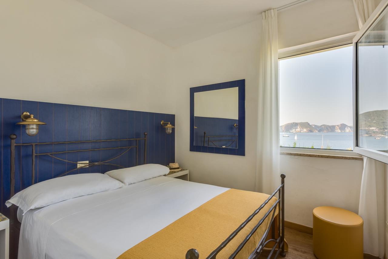 Hotel Torre Dei Borboni Ponza Ngoại thất bức ảnh