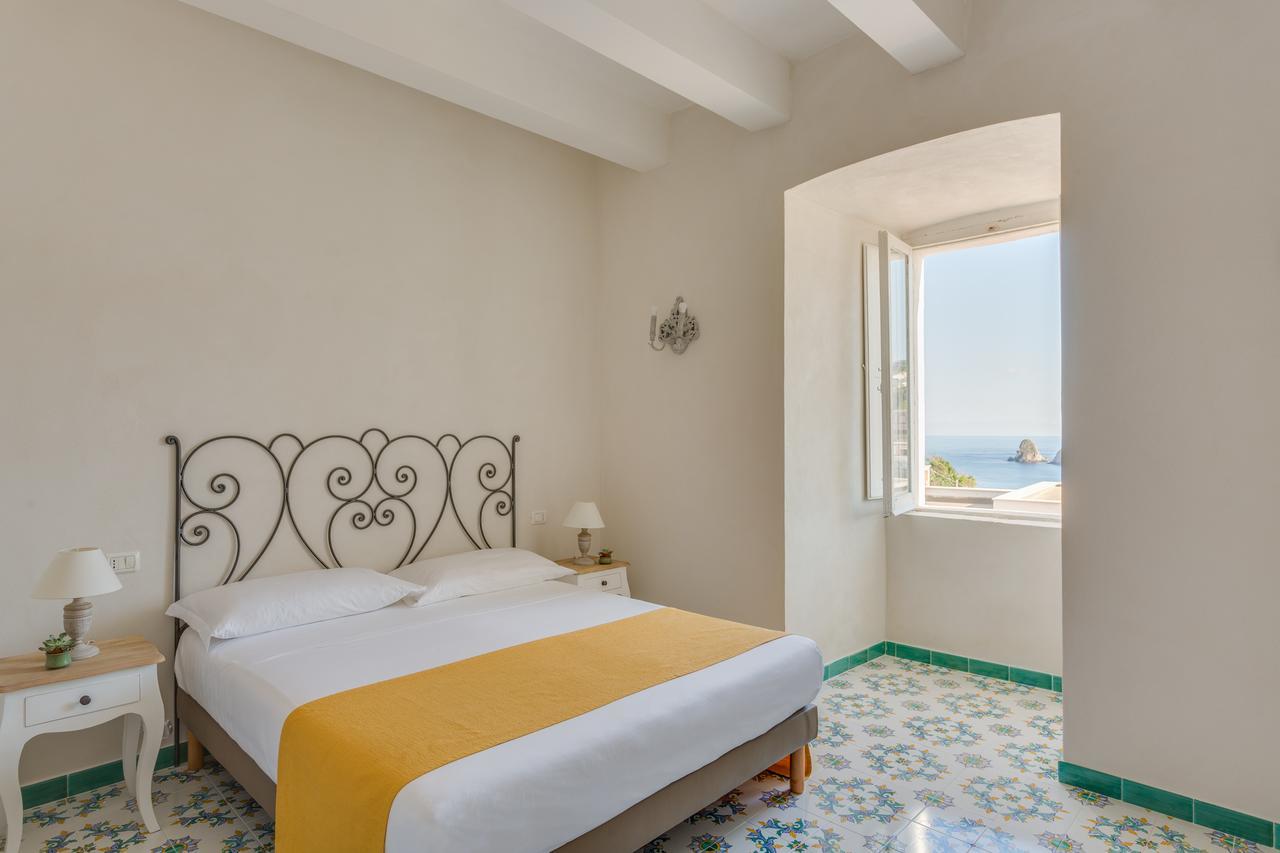 Hotel Torre Dei Borboni Ponza Ngoại thất bức ảnh