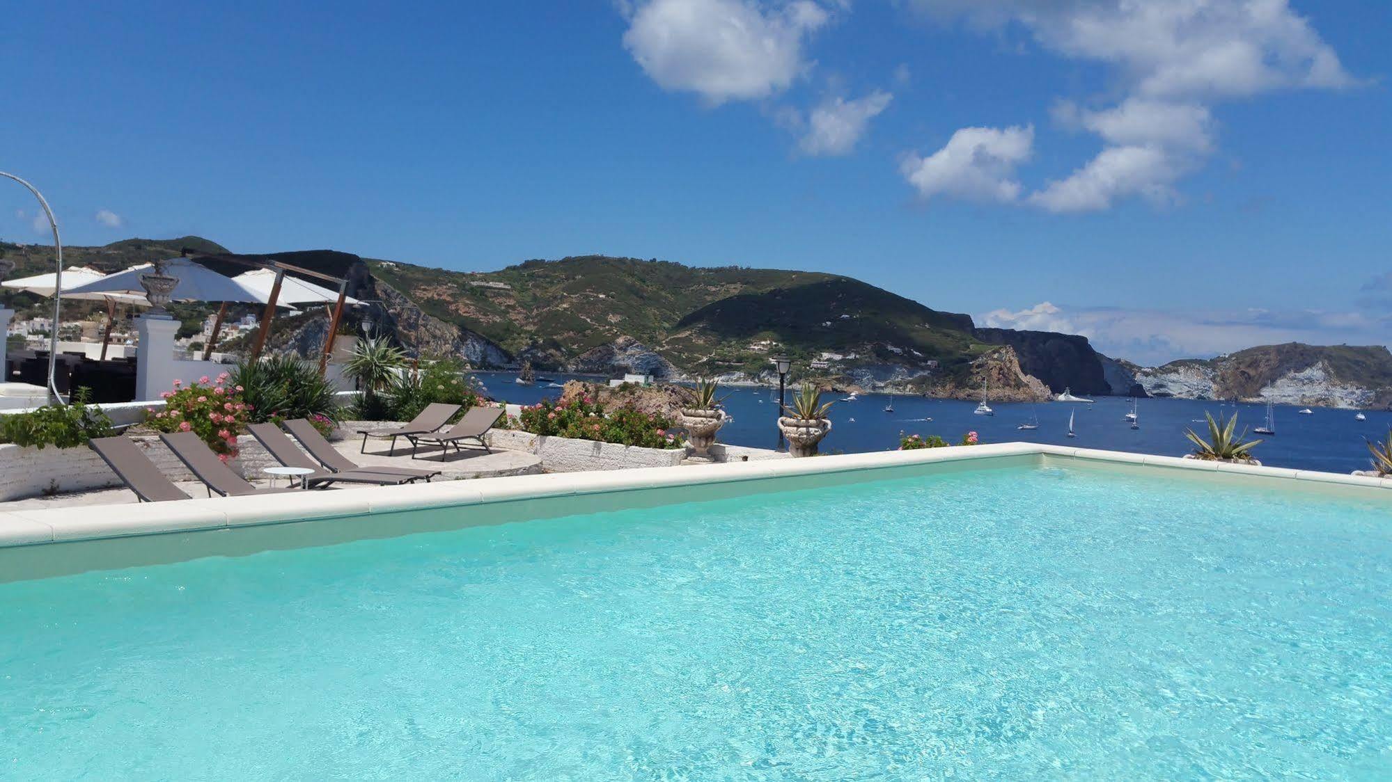 Hotel Torre Dei Borboni Ponza Ngoại thất bức ảnh