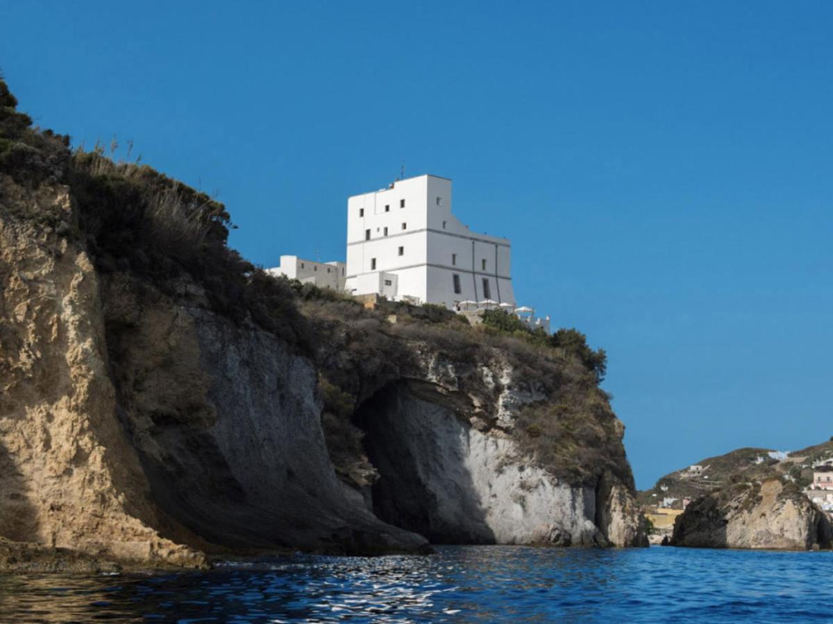 Hotel Torre Dei Borboni Ponza Ngoại thất bức ảnh