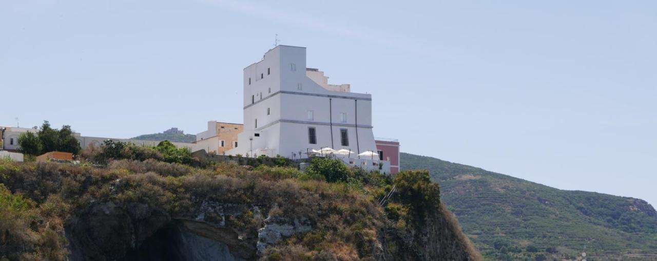 Hotel Torre Dei Borboni Ponza Ngoại thất bức ảnh
