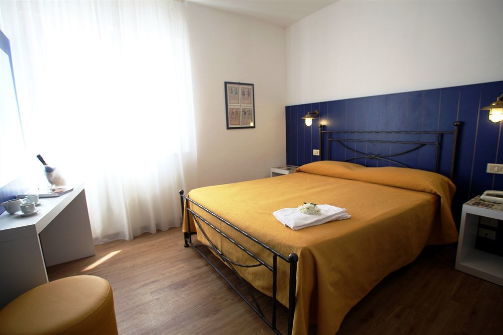 Hotel Torre Dei Borboni Ponza Ngoại thất bức ảnh
