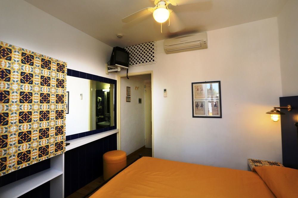 Hotel Torre Dei Borboni Ponza Ngoại thất bức ảnh
