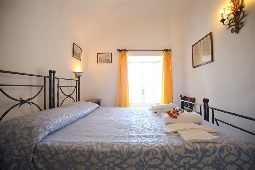 Hotel Torre Dei Borboni Ponza Ngoại thất bức ảnh