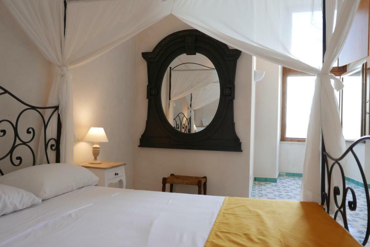 Hotel Torre Dei Borboni Ponza Ngoại thất bức ảnh